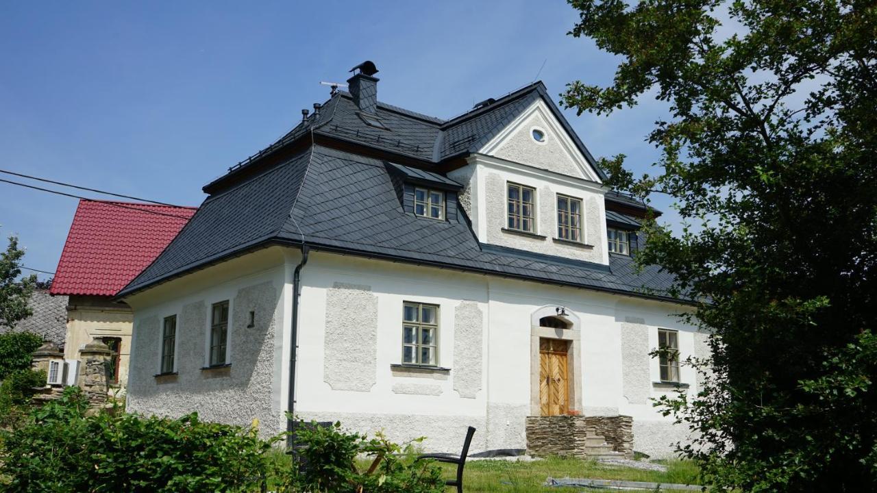 Barokni Kaplanka 1796 A. D. - Luxusni Apartmany V Ceskem Raji Zelezny Brod エクステリア 写真